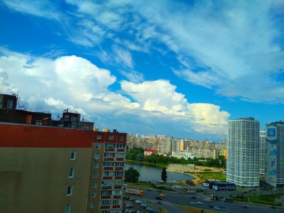 Уютная Квартира Метро Харьковская 3 Мин, Паспорт-Сервис, Аэропорт Борисполь Kiev Esterno foto